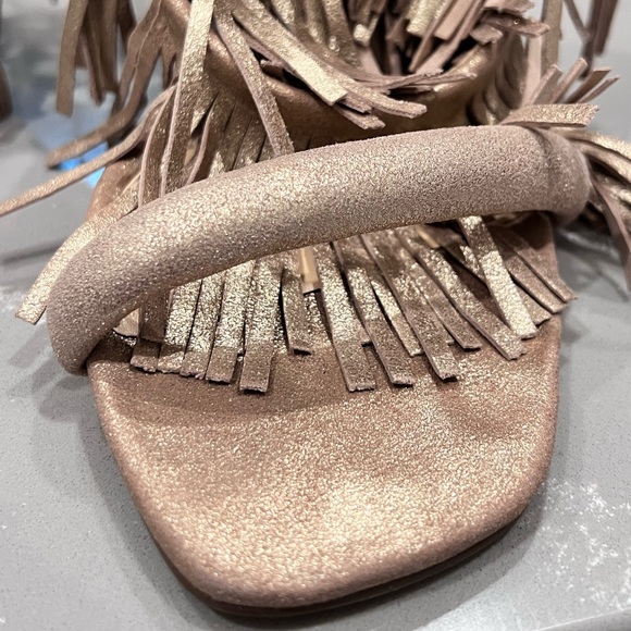 Gold Metallic Fringly-By Steve Madden - Picture 5 of 6